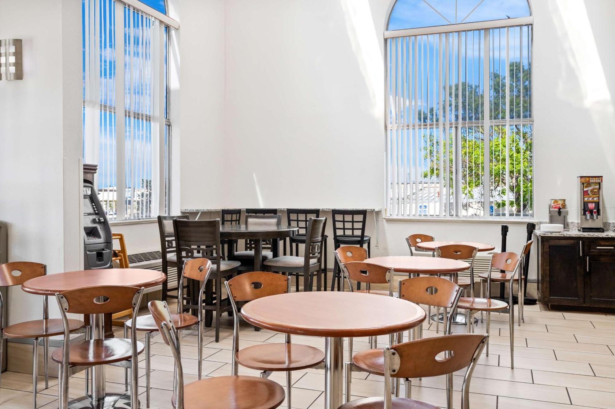 Surestay Hotel By Best Western Albuquerque Midtown Exterior photo